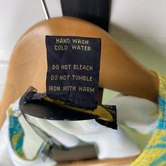 Radzoli Womens Tank Top Colorful Lace Detail Beautiful Sz Medium NWT. - Picture 2 of 10